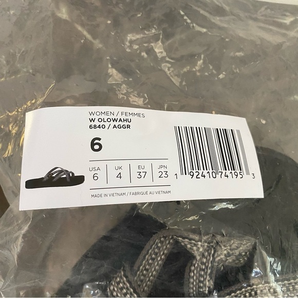 Teva Olowahu Black & Gray Women’s Sandals AGGR - Picture 2 of 8